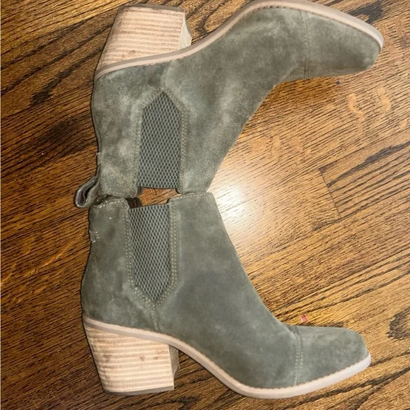 TOMS Olive Green CHELSEA BOOTIE - Picture 3 of 5
